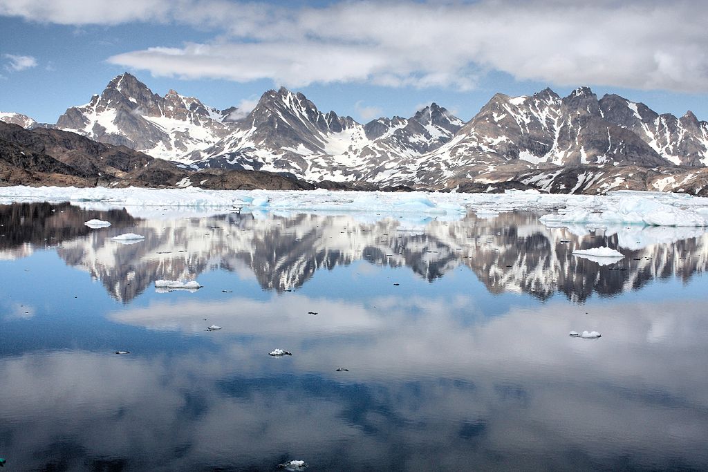 Greenland_reflections