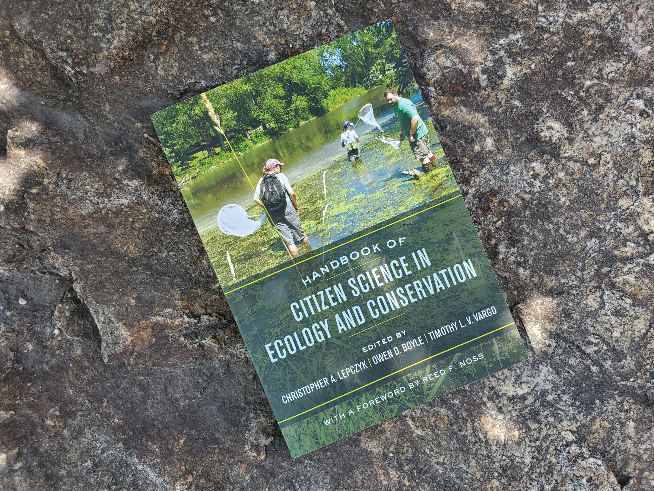 cover of Citizen Science in Ecology and Conservation book